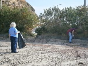 2013 Καθαρισμός παραλίας Γάιδαρος