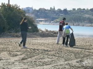 2013 Καθαρισμός παραλίας Γάιδαρος