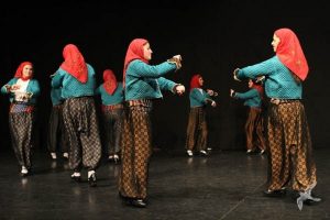 2012 Διαδρομές στην Παράδοση