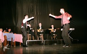 2012 Διαδρομές στην Παράδοση