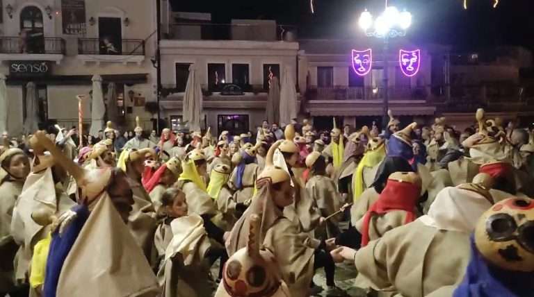 Καρναβάλι 2024 πορεία στην πόλη της Ζακύνθου