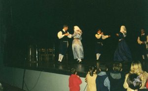 2002 Διαδρομές στην Παράδοση