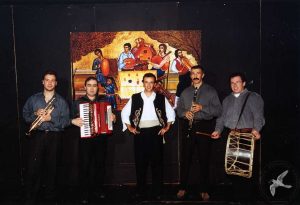 2004 Διαδρομές στην Παράδοση