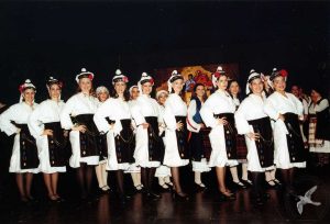 2004 Διαδρομές στην Παράδοση