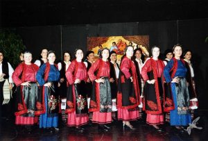 2004 Διαδρομές στην Παράδοση