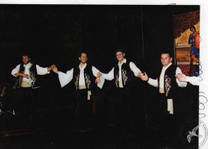 2004 Διαδρομές στην Παράδοση