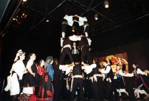 2004 Διαδρομές στην Παράδοση