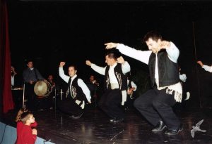 2004 Διαδρομές στην Παράδοση