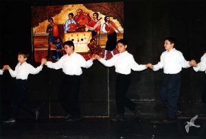 2004 Διαδρομές στην Παράδοση