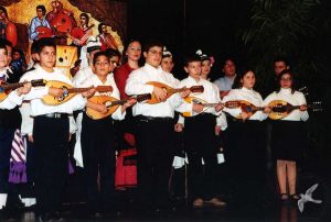 2004 Διαδρομές στην Παράδοση