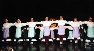 2004 Διαδρομές στην Παράδοση