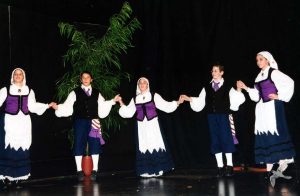 2004 Διαδρομές στην Παράδοση