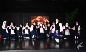 2004 Διαδρομές στην Παράδοση