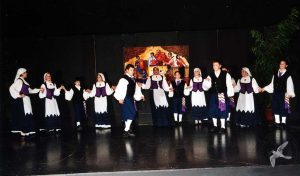 2004 Διαδρομές στην Παράδοση