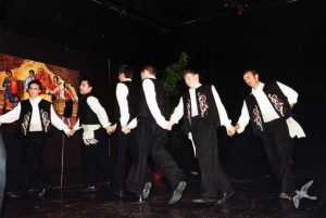 2004 Διαδρομές στην Παράδοση