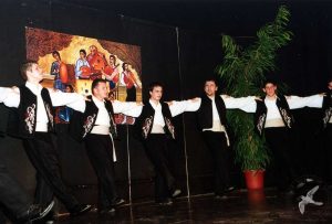 2004 Διαδρομές στην Παράδοση