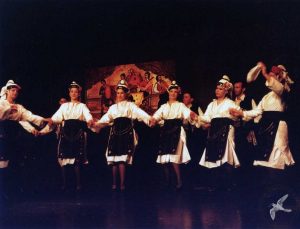 2004 Διαδρομές στην Παράδοση