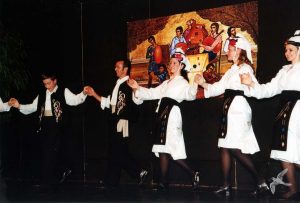 2004 Διαδρομές στην Παράδοση