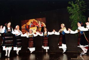 2004 Διαδρομές στην Παράδοση