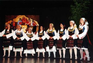 2004 Διαδρομές στην Παράδοση