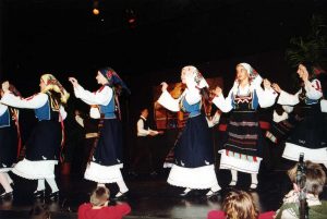 2004 Διαδρομές στην Παράδοση