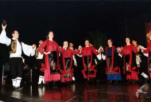 2004 Διαδρομές στην Παράδοση