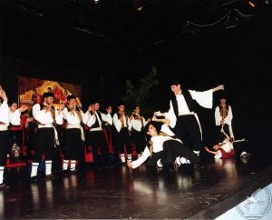 2004 Διαδρομές στην Παράδοση