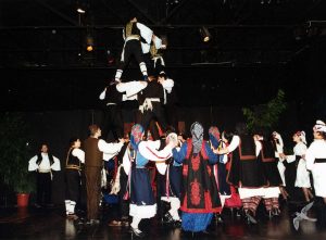 2004 Διαδρομές στην Παράδοση