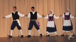 2009 Διαδρομές στην Παράδοση