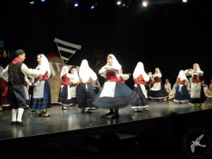 2013 “Κοίτα Μάνα πως Χορεύω”