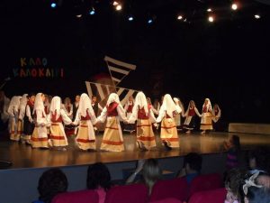 2013 “Κοίτα Μάνα πως Χορεύω”