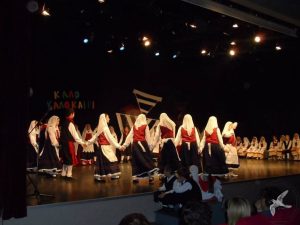 2013 “Κοίτα Μάνα πως Χορεύω”