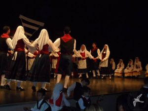 2013 “Κοίτα Μάνα πως Χορεύω”