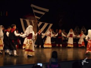 2013 “Κοίτα Μάνα πως Χορεύω”