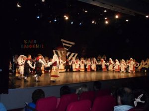 2013 “Κοίτα Μάνα πως Χορεύω”