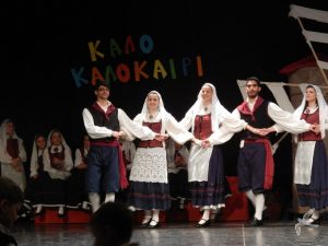 2013 “Κοίτα Μάνα πως Χορεύω”