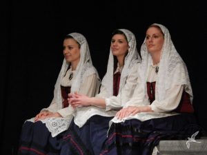 2013 “Κοίτα Μάνα πως Χορεύω”