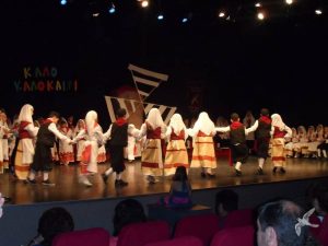 2013 “Κοίτα Μάνα πως Χορεύω”