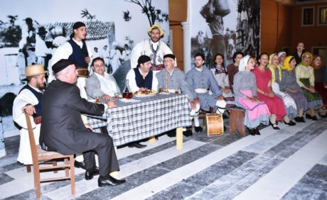 Γιορτή μαύρης σταφίδας στη Ζάκυνθο με βλαχερναίικη πίπιζα και νταούλι