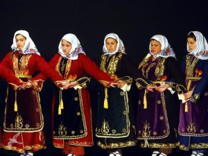 2012 Διαδρομές στην Παράδοση