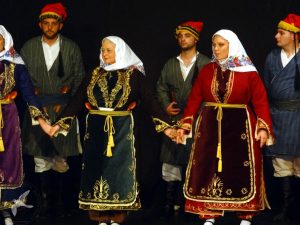 2012 Διαδρομές στην Παράδοση