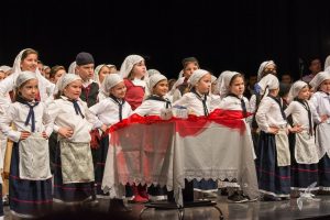 2017 “Πιάστε το χορό μικροί, μεγάλοι”