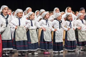 2017 “Πιάστε το χορό μικροί, μεγάλοι”