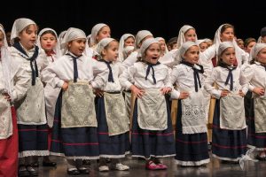 2017 “Πιάστε το χορό μικροί, μεγάλοι”