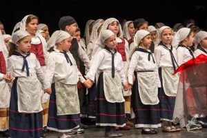 2017 “Πιάστε το χορό μικροί, μεγάλοι”