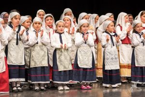 2017 “Πιάστε το χορό μικροί, μεγάλοι”