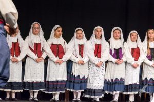 2017 “Πιάστε το χορό μικροί, μεγάλοι”