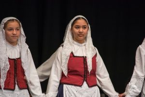 2017 “Πιάστε το χορό μικροί, μεγάλοι”