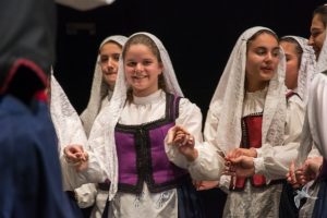 2017 “Πιάστε το χορό μικροί, μεγάλοι”