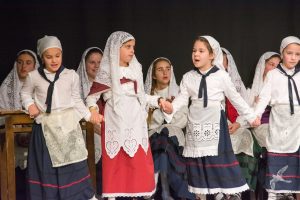 2017 “Πιάστε το χορό μικροί, μεγάλοι”